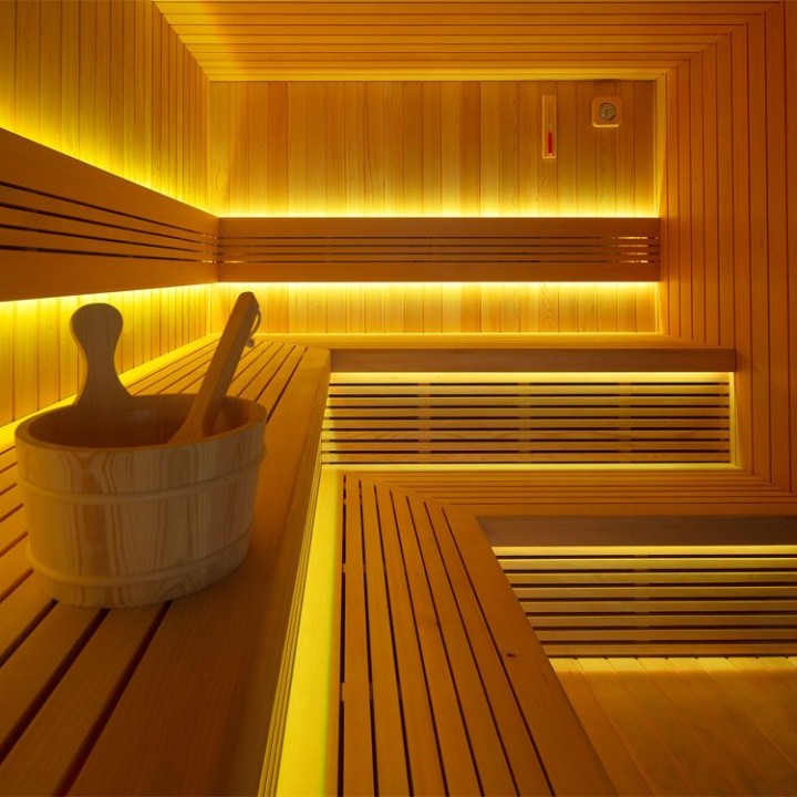 Zahradní sauna EAGO AWT Saunahaus THE CUBE X7-R hemlock 300×235 12 kW EOS Cubo