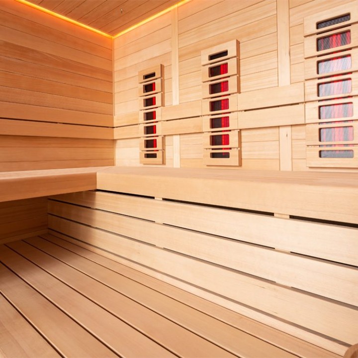 Finská sauna EAGO AWT E1612B-IR hemlock 200×170 bez kamen